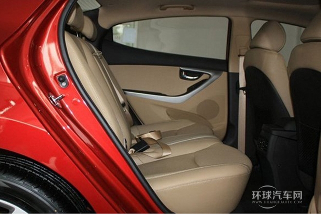 2012款 1.8L 自動(dòng)尊貴型