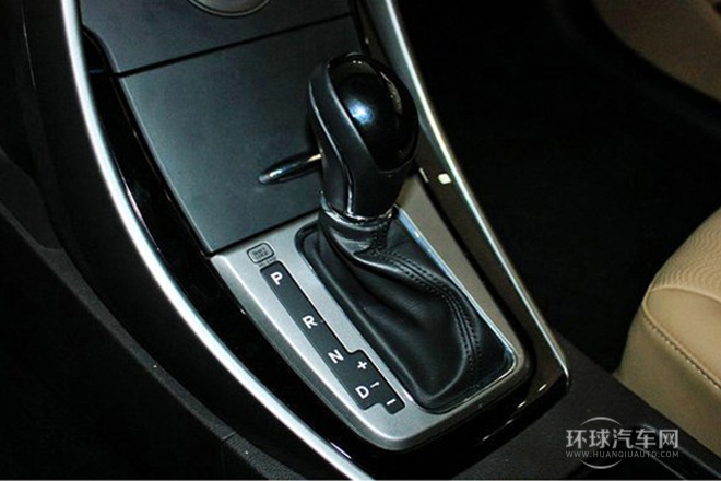 2012款 1.8L 自動(dòng)尊貴型