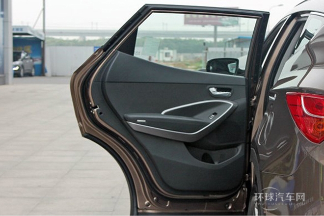 2013款 2.4L 手動兩驅(qū)舒適型