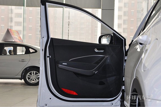 2013款 2.4L 自動(dòng)四驅(qū)舒適型