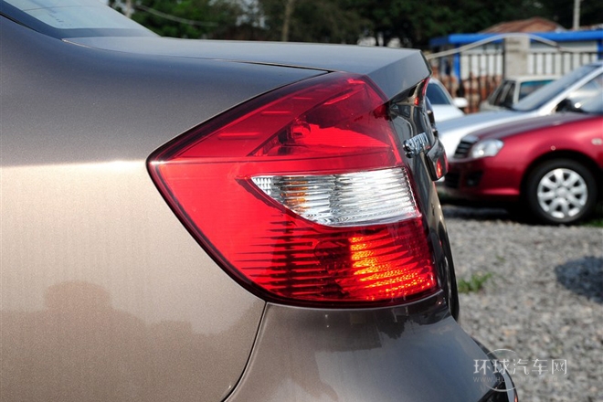 2012款 1.6L 自動(dòng)實(shí)用升級(jí)版
