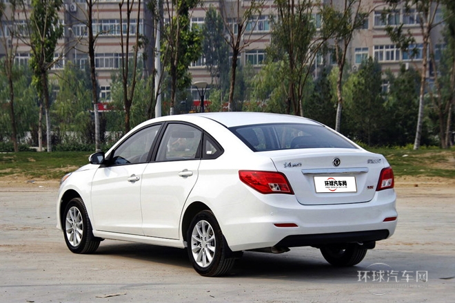 2014款 1.5L 手動(dòng)尊享型