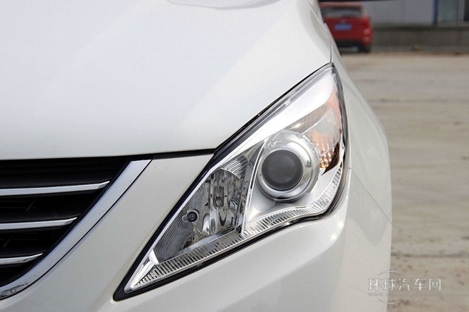 2014款 1.5L 手動(dòng)尊享型