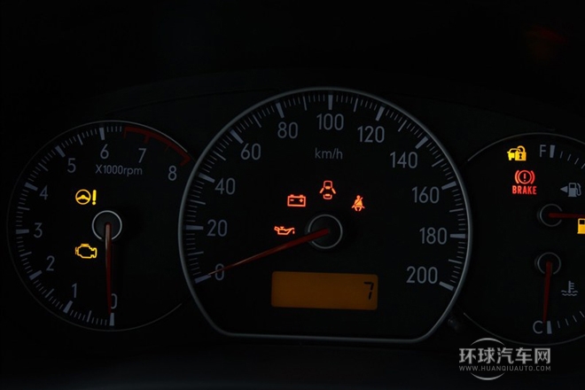 2012款 1.6L 手動(dòng)舒適型