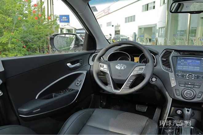 2013款 改款 2.0T 自動兩驅(qū)尊貴型