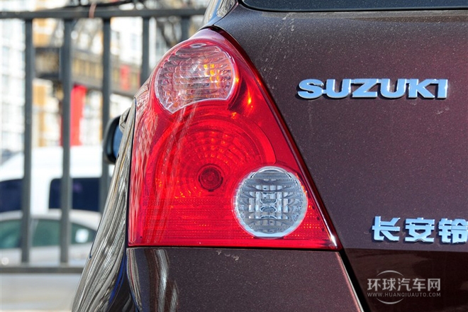 2013款 1.5L 自動標(biāo)準(zhǔn)版