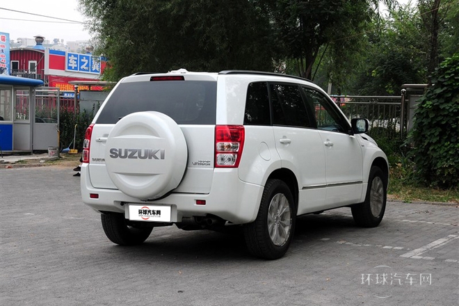 2012款 2.4L AT豪華導(dǎo)航5門版
