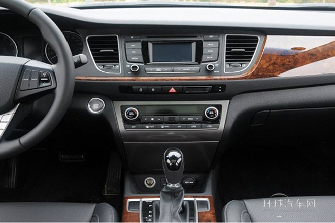 2014款 1.8L 自動(dòng)尊貴型