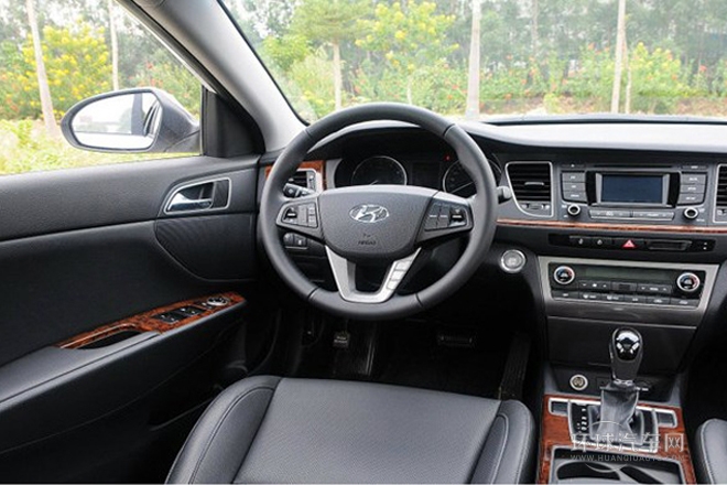 2014款 1.8L 自動(dòng)尊貴型