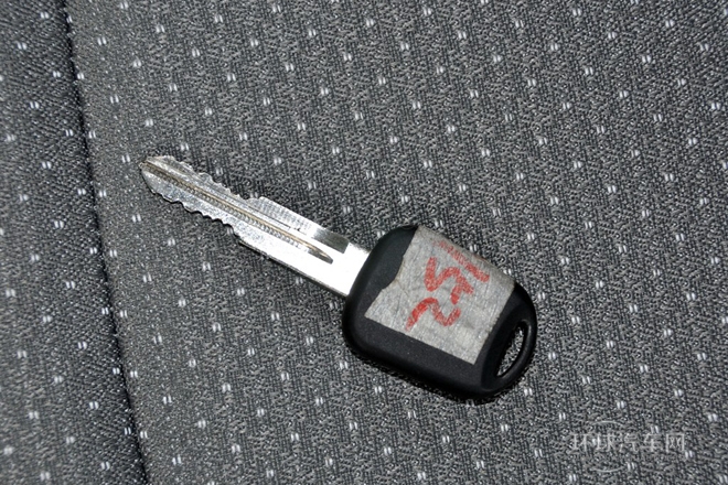 2013款 1.3L 標(biāo)準(zhǔn)型