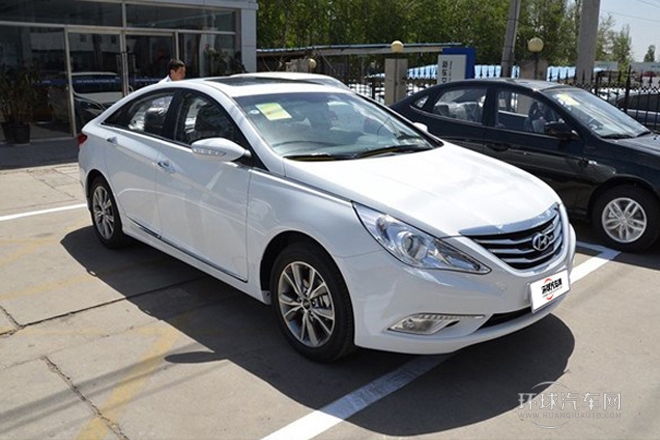 2014款 2.0L 自動尊貴版