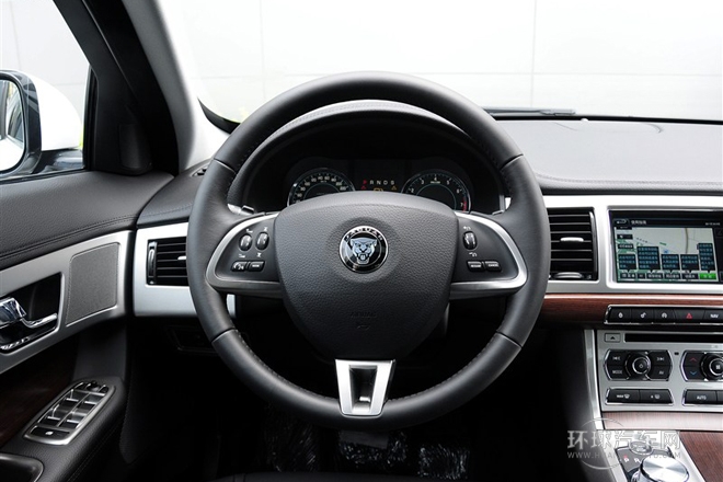 2015款 XF 2.0T 風(fēng)華版