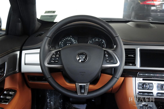 2015款 XF 2.0T 奢華版