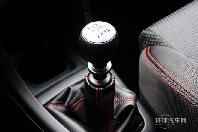 2014款 1.6L 手動(dòng)兩驅(qū)豪華版
