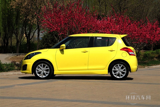 2014款 1.6L 手動(dòng)兩驅(qū)豪華版
