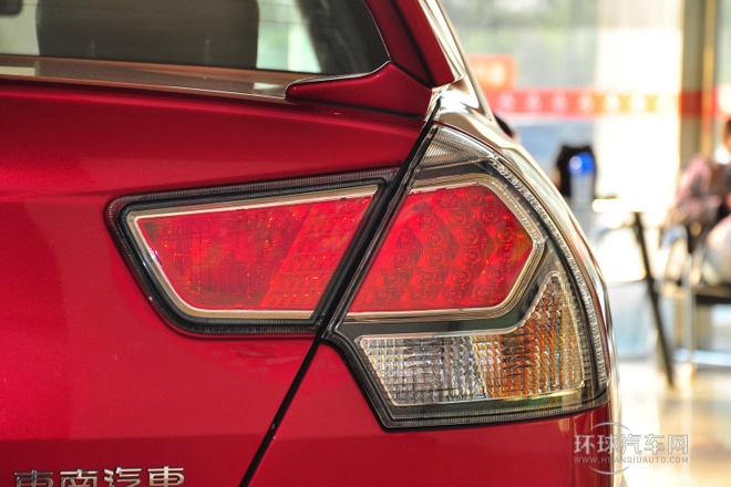2014款 1.5L 手動風(fēng)采版