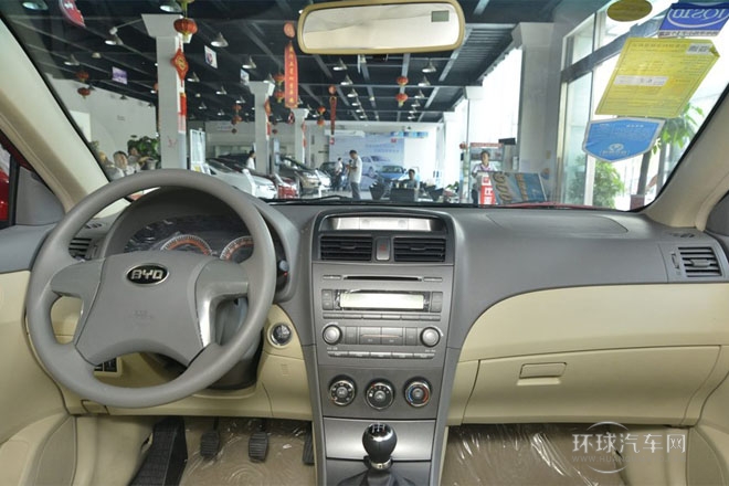 2012款 1.5L 手動(dòng)舒適型