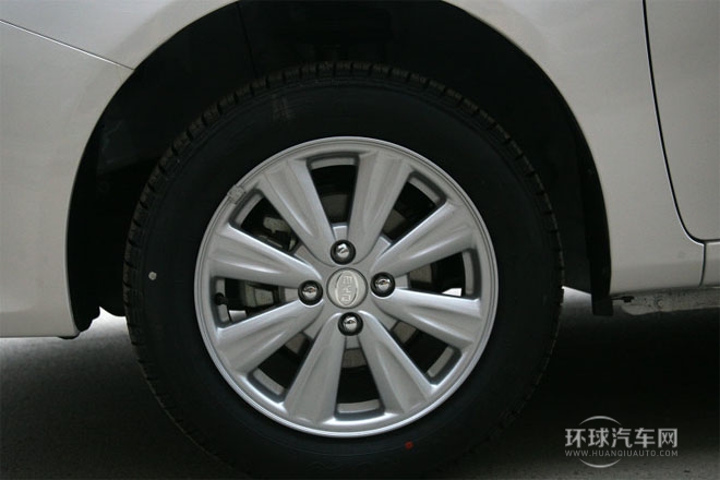 2012款 1.8L 自動(dòng)尊貴型
