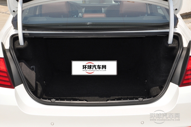 2014款 528Li xDrive風(fēng)尚設(shè)計(jì)套裝