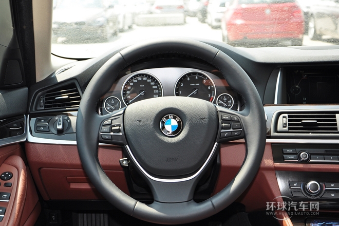 2014款 528Li xDrive風(fēng)尚設(shè)計(jì)套裝