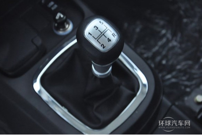 2014款 1.3L 手動標(biāo)準(zhǔn)型