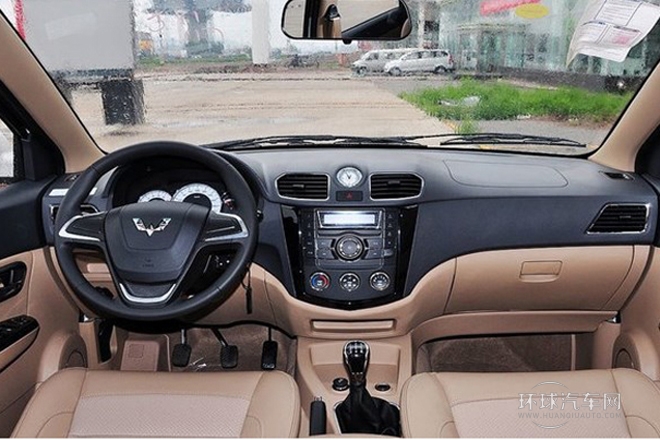 2010款 1.4L 標(biāo)準(zhǔn)型