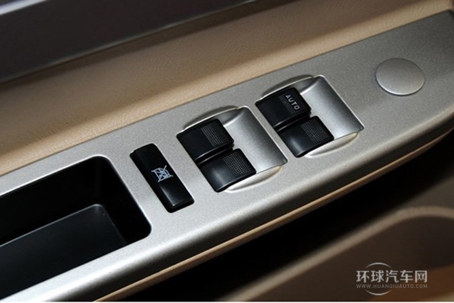 2011款 520i 1.3L 實用型
