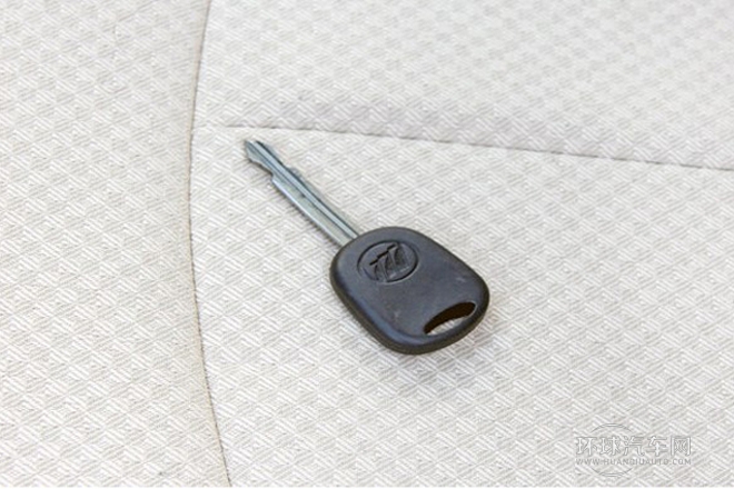 2011款 520i 1.3L 舒適型