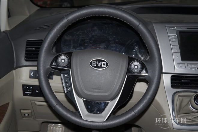 2013款 2.4L 手動(dòng)舒適型