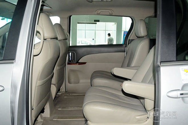 2013款 2.4L 手動尊貴型