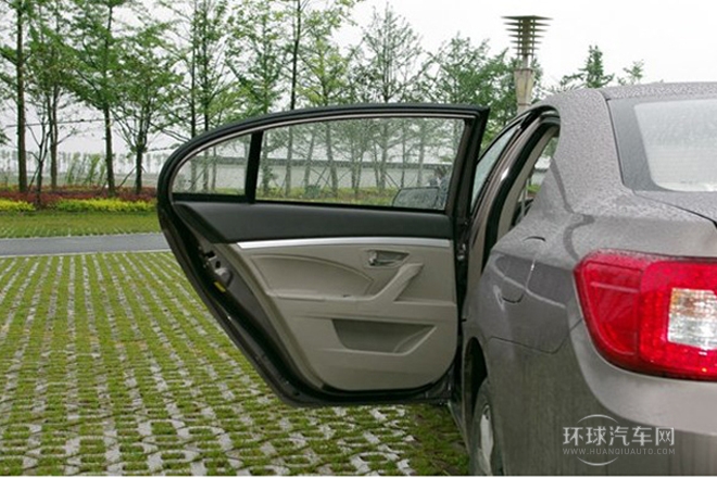 2013款 1.8L 標(biāo)準(zhǔn)型LX