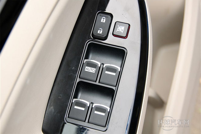 2012款 1.5L 手動(dòng)豪華型