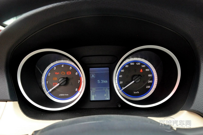 2013款 1.5L 手動(dòng)舒適型CNG