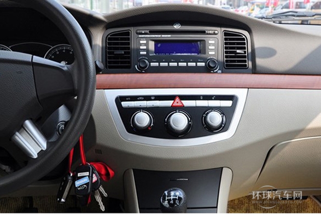 2012款 1.5L 手動(dòng)豪華型CNG