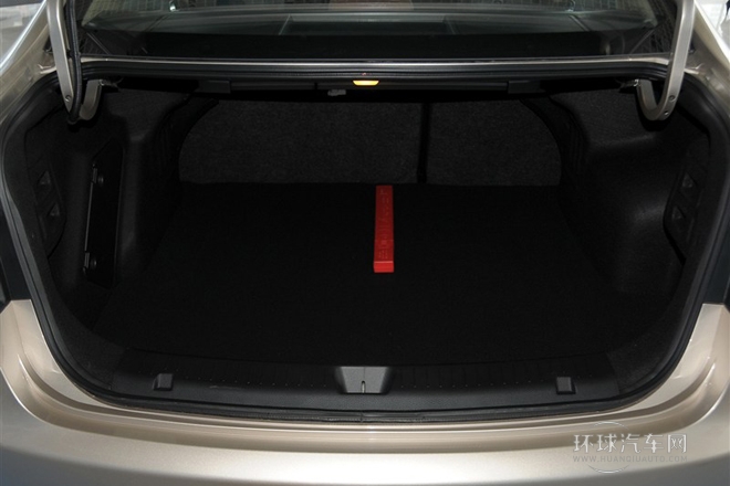 2014款 1.6L 自動(dòng)尊貴型