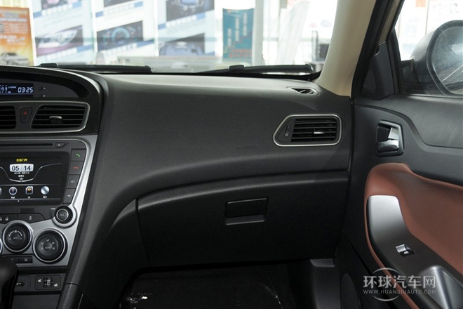 2014款 1.6L 自動(dòng)尊貴型