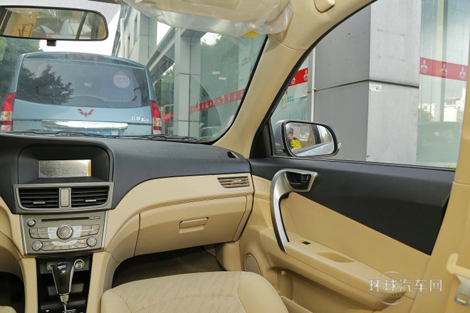 2014款 1.5L 手動(dòng)舒適型