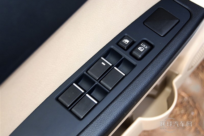 2014款 1.5L 手動標(biāo)準(zhǔn)型