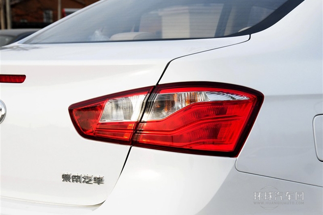 2014款 1.5L 手動標(biāo)準(zhǔn)型