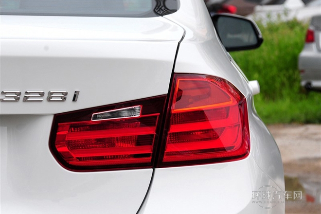 2014款 328i xDrive運動設(shè)計套裝