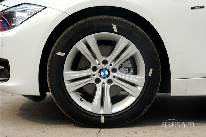 2014款 328i 運動設(shè)計套裝