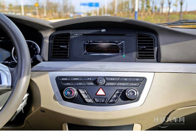 2014款 1.5L 手動(dòng)旗艦型
