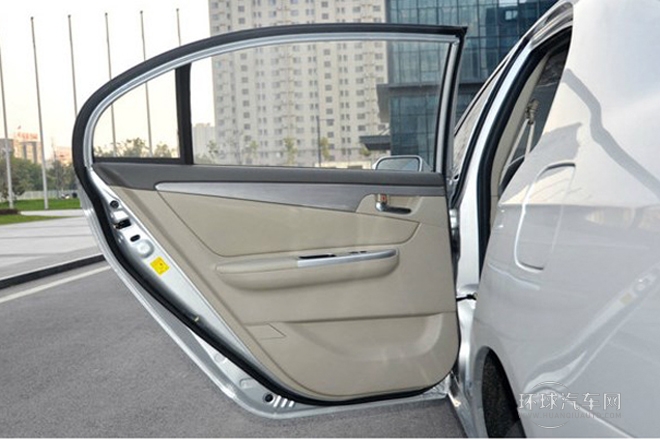 2014款 1.5L 手動標(biāo)準(zhǔn)型VVT