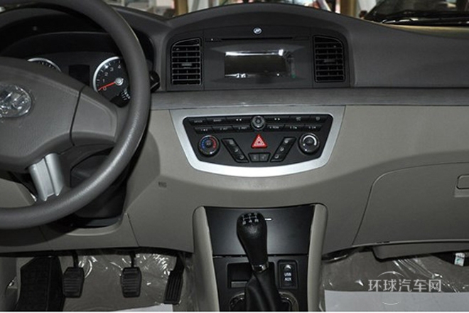 2014款 1.5L 手動標(biāo)準(zhǔn)型VVT