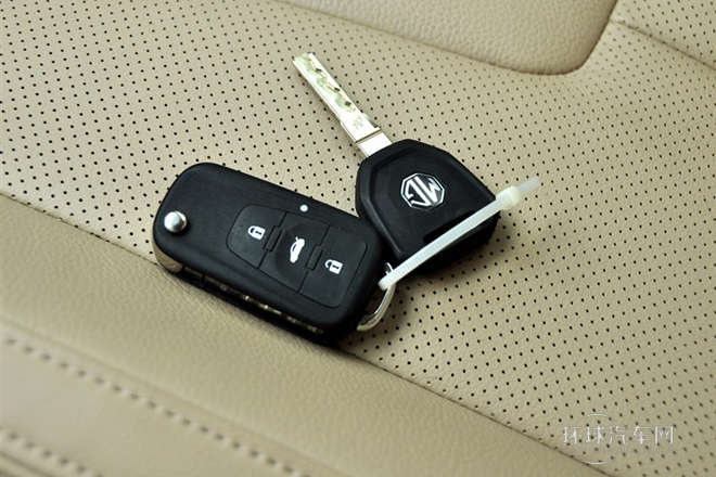 2012款 1.5L 自動領(lǐng)航版