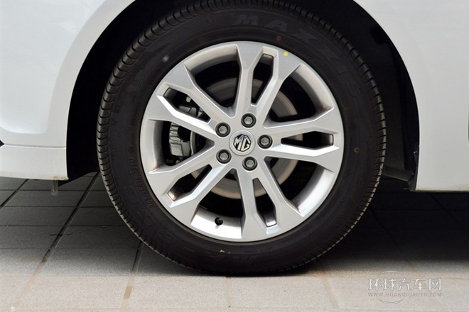 2012款 1.5L 自動領(lǐng)航版