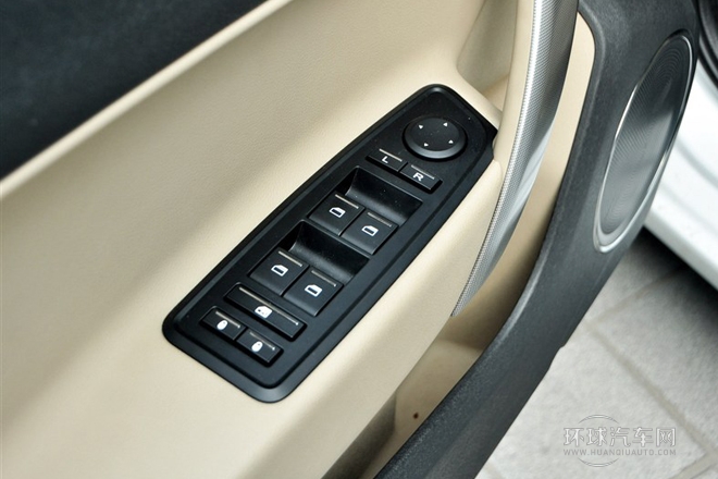 2012款 1.5L 自動(dòng)領(lǐng)航版