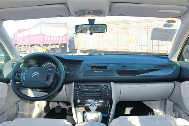2013款 2.0L 手動(dòng)舒適型