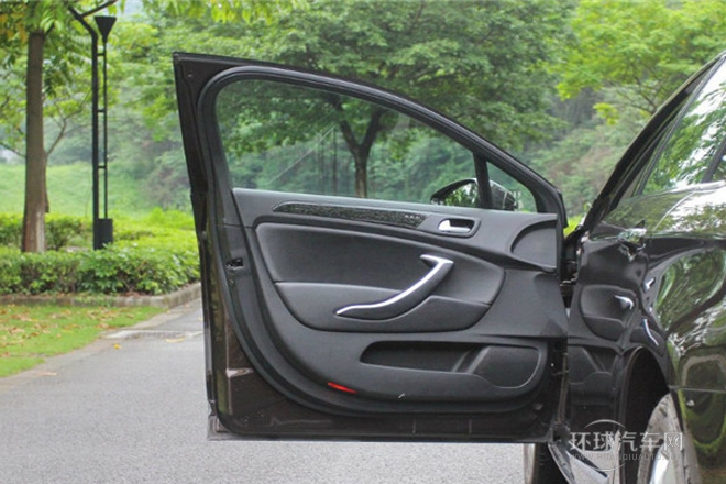 2013款 2.3L 自動(dòng)尊貴型