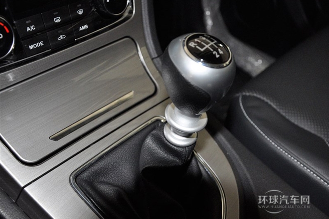 2014款 2.0T 手動(dòng)尊貴型